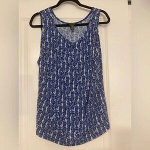 Chico’s Travelers upside pinapple shirt size 3